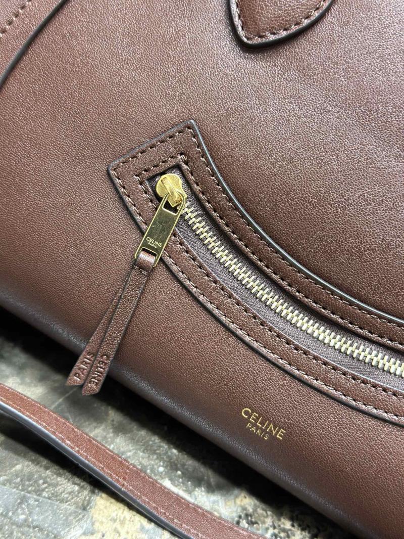 Medium Smiling New Luggage Dark Brown 123693