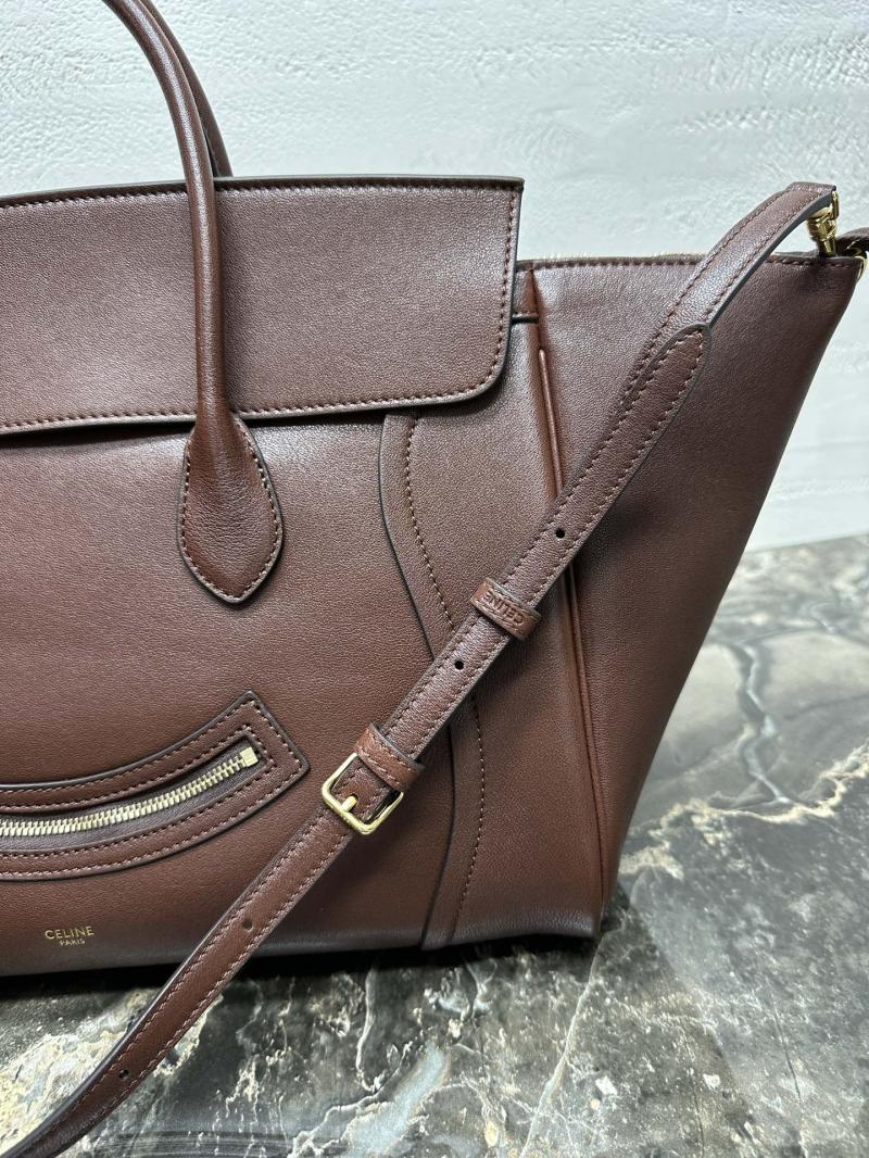 Medium Smiling New Luggage Dark Brown 123693