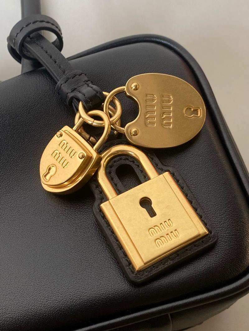 Miu Miu Beau leather Bag Black 5BB173