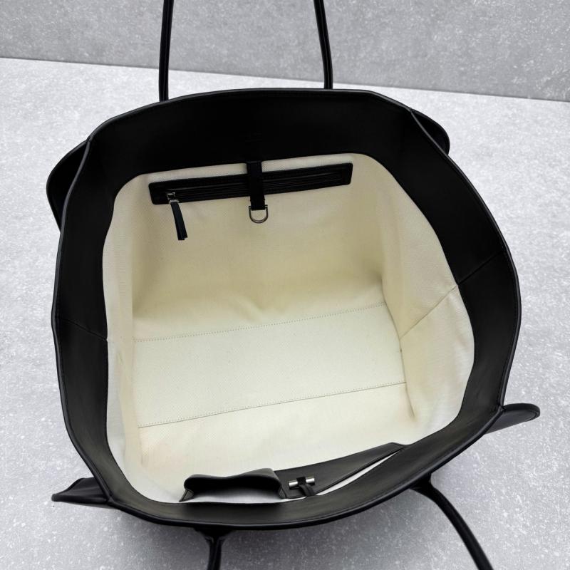 The Row Marlo 17 Smooth Leather Bag Black T1895