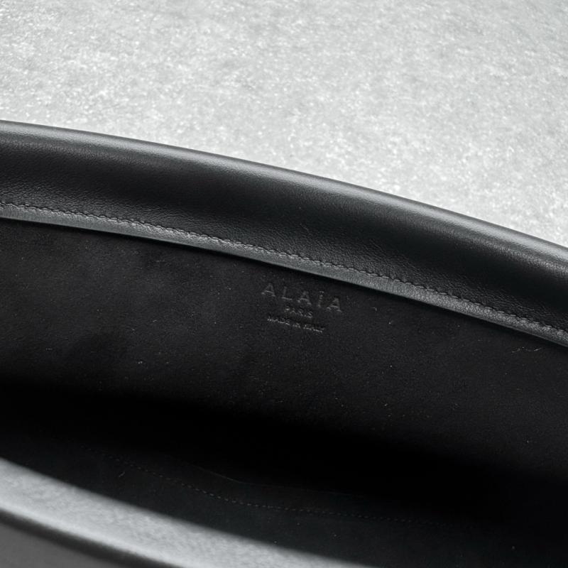 Alaia Le Click Eest West Medium Bag Black M4490