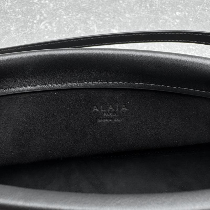 Alaia Le Click East West Small Bag Black A4490