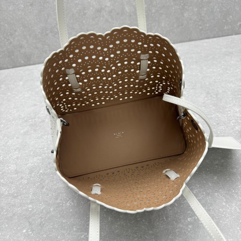 Alaia Le Mina 25 Tote Bag White AL4484