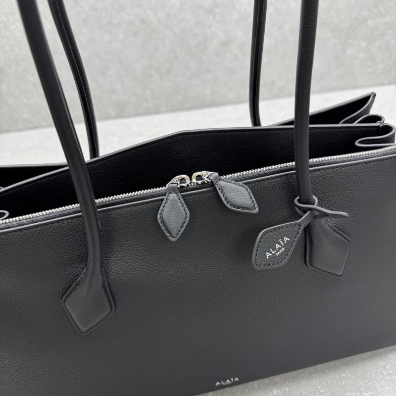Alaia Le Teckel Calfskin Tote Bag Black L4425