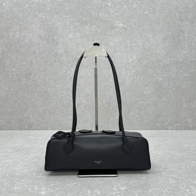 Alaia Le Teckel Shoulder Bag Black L4401
