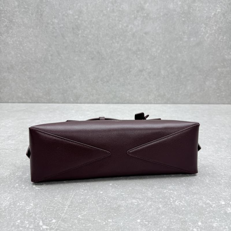 Alaia Le Teckel Shoulder Bag Burgundy L4401