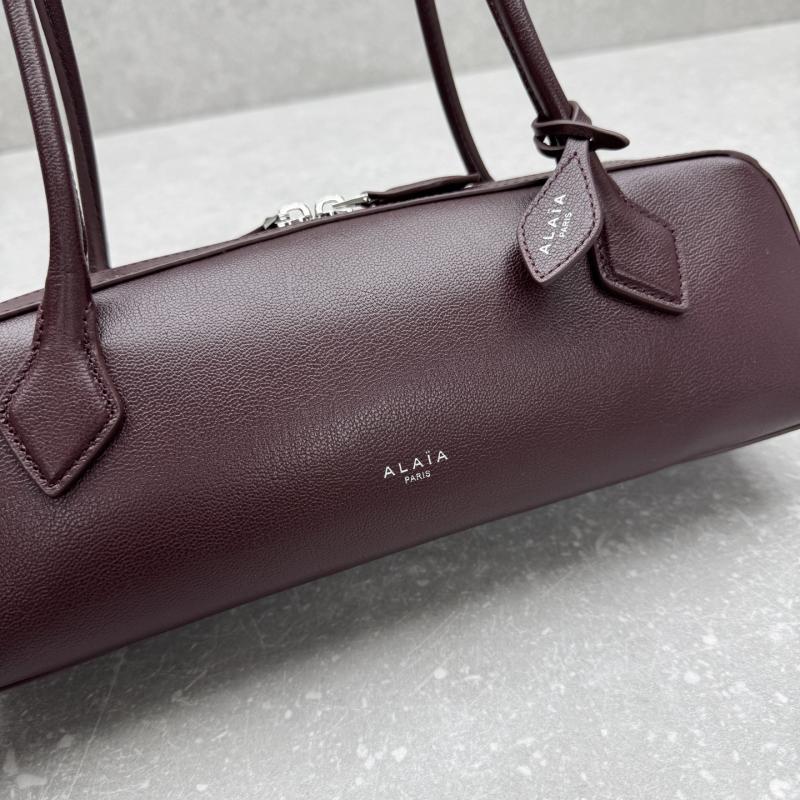 Alaia Le Teckel Shoulder Bag Burgundy L4401