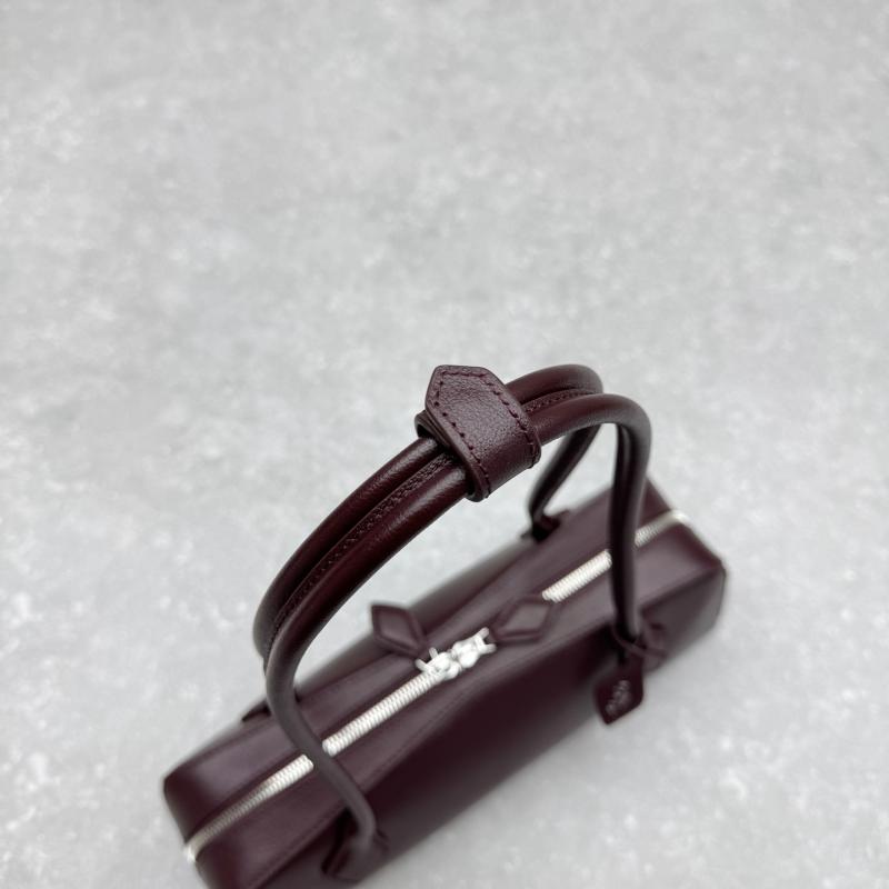 Alaia Le Teckel Shoulder Bag Burgundy L4401