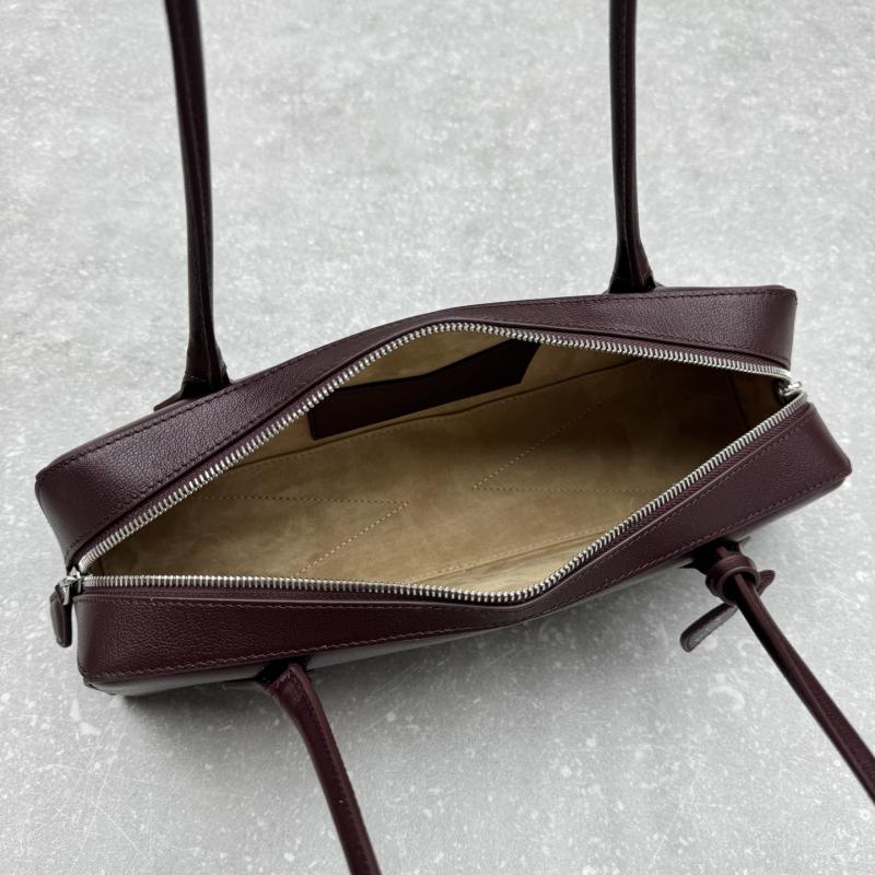 Alaia Le Teckel Shoulder Bag Burgundy L4401