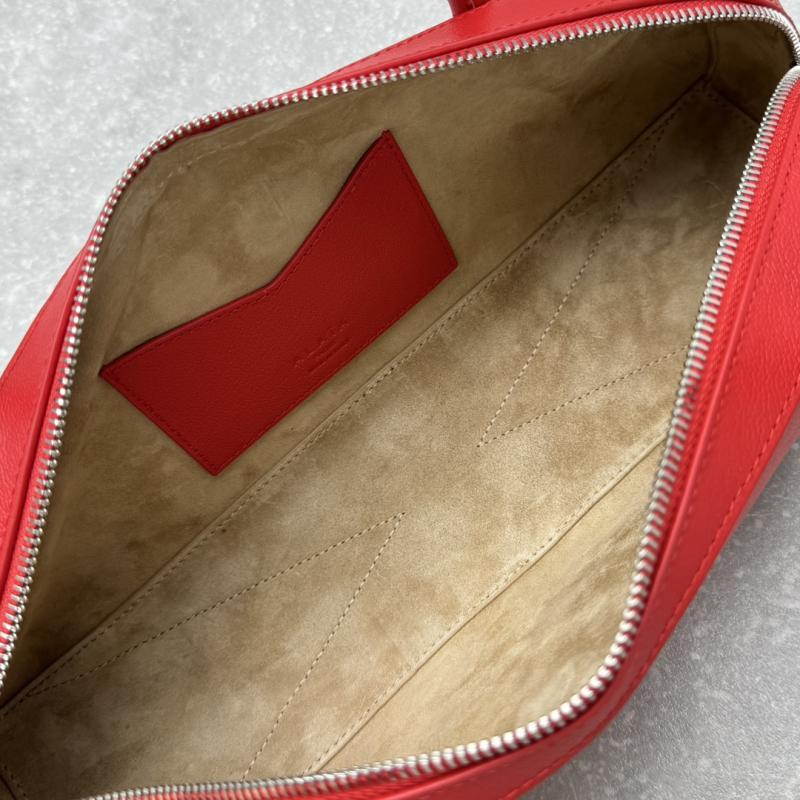 Alaia Le Teckel Shoulder Bag Red L4401