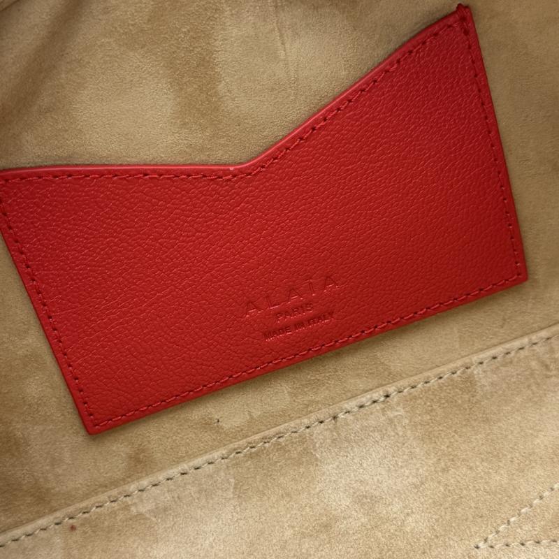 Alaia Le Teckel Shoulder Bag Red L4401