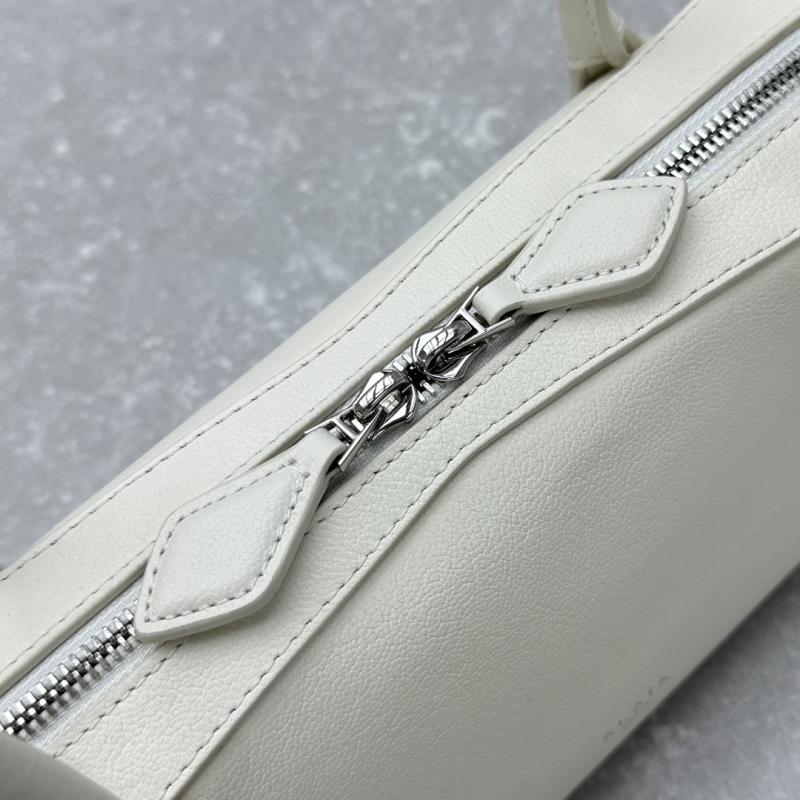 Alaia Le Teckel Shoulder Bag White L4401