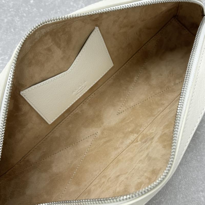 Alaia Le Teckel Shoulder Bag White L4401