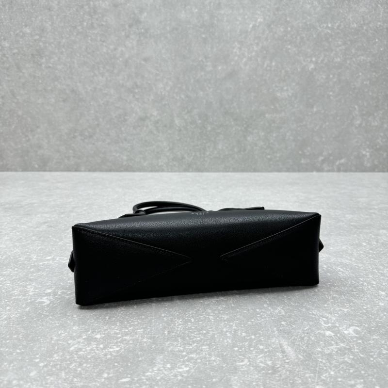 Alaia Le Teckel Small Shoulder Bag Black S4401