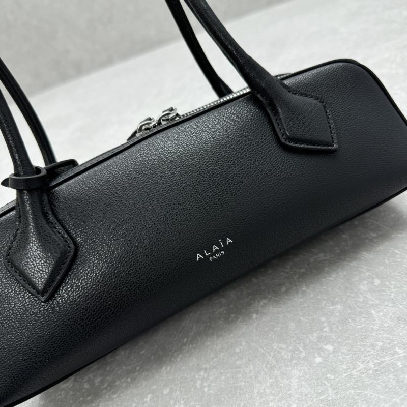 Alaia Le Teckel Small Shoulder Bag Black S4401