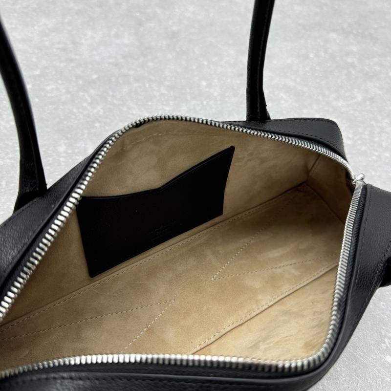 Alaia Le Teckel Small Shoulder Bag Black S4401