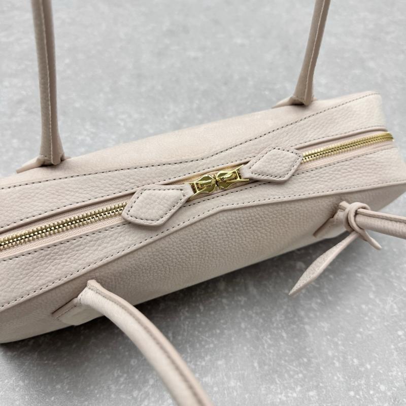 Alaia Le Teckel Suede Shoulder Bag Pink L4401