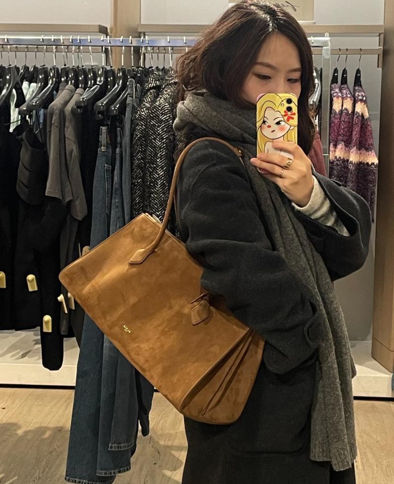 Alaia Le Teckel Suede Tote Bag Brown L4425