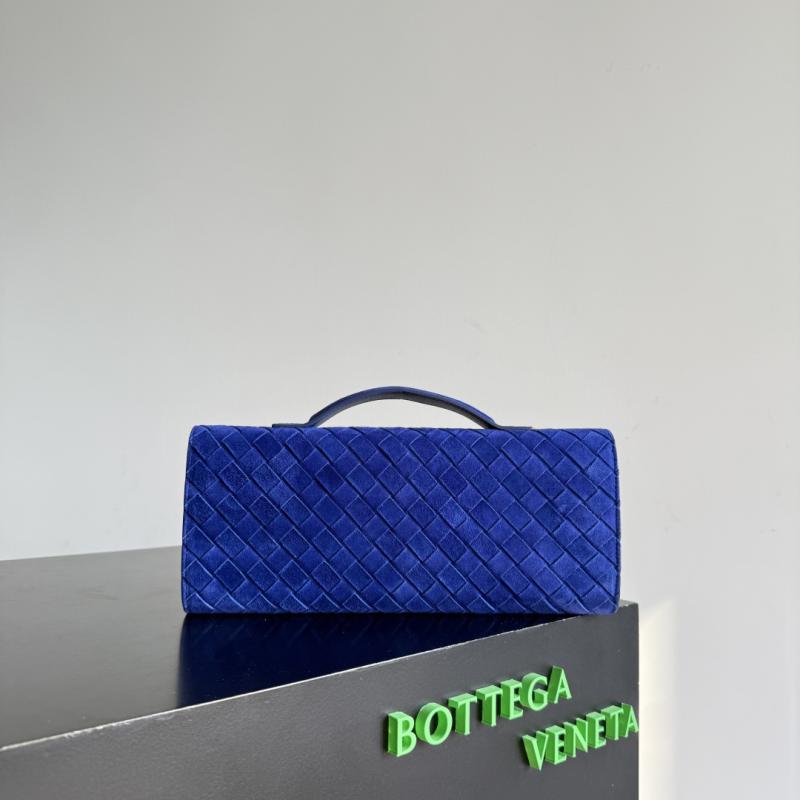 Bottega Veneta Andiamo Clutch Blue royal 741511