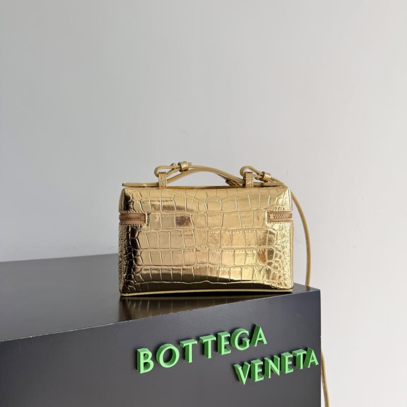 Bottega Veneta Bang Bang Vanity Case Gold B789109