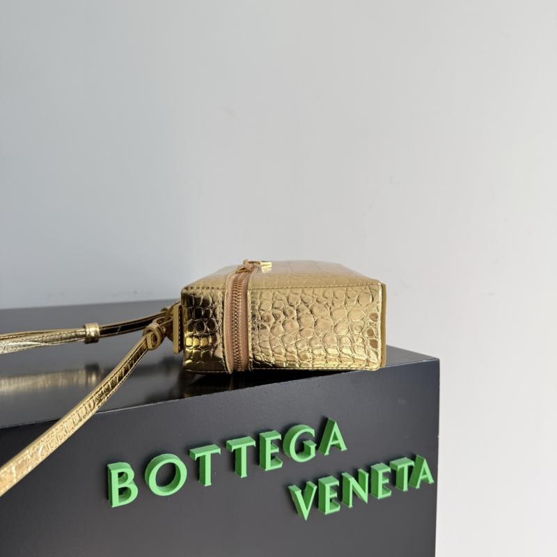 Bottega Veneta Bang Bang Vanity Case Gold B789109