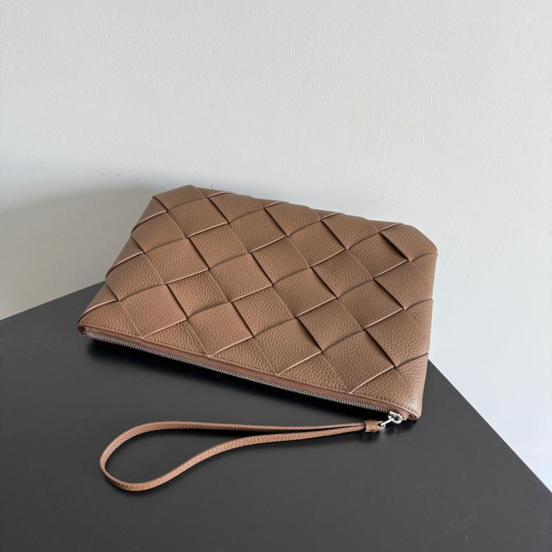 Bottega Veneta Diago Large Pouch Brown 795632