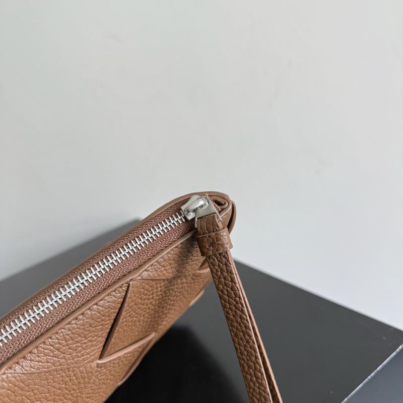 Bottega Veneta Diago Large Pouch Brown 795632