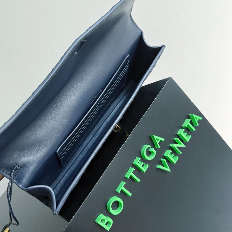 Bottega Veneta Long Andiamo Clutch Neptune 741511