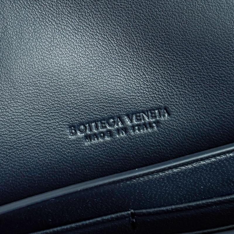 Bottega Veneta Long Andiamo Clutch Neptune 741511