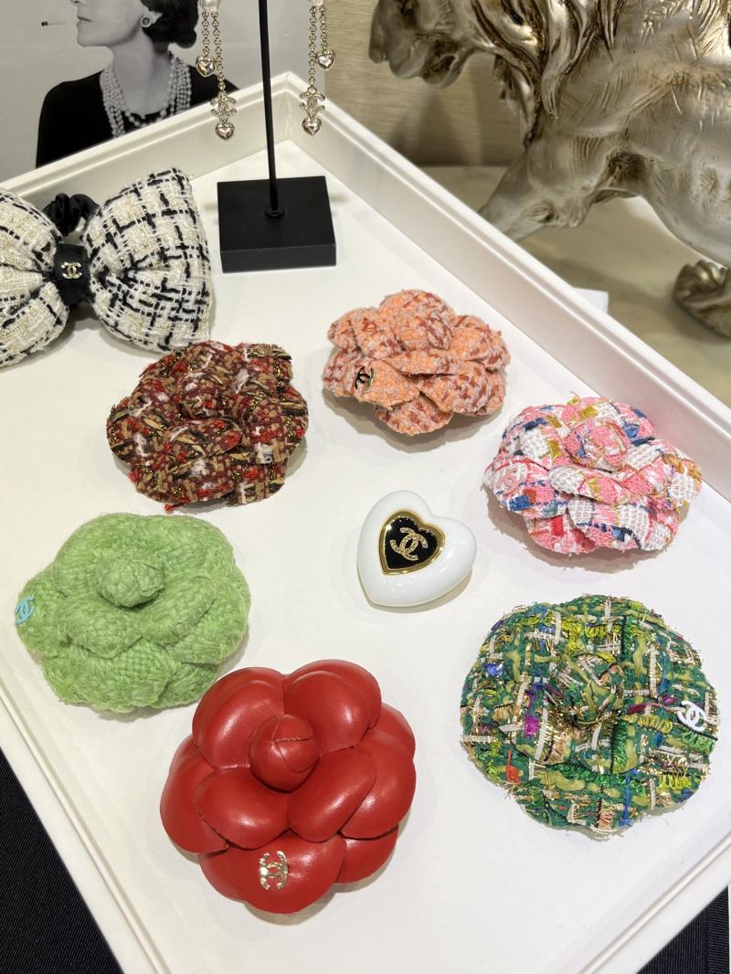 Chanel Brooch YCB120202