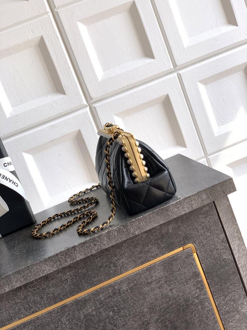 Chanel Lambskin Clutch Black AS5912