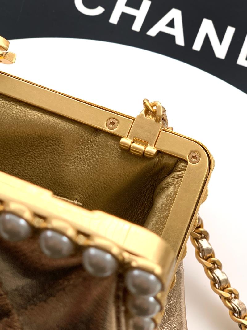 Chanel Lambskin Clutch Gold AS5912