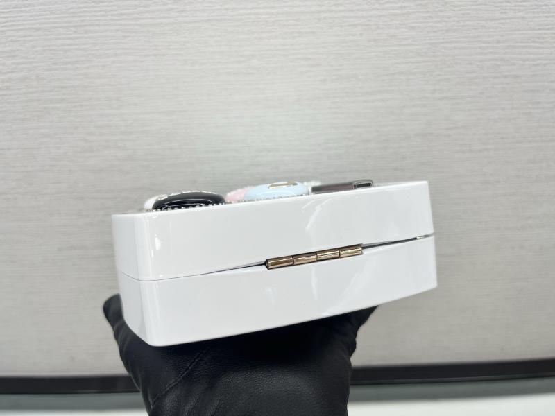 Chanel Makeup Palette Minaudiere White AS5652