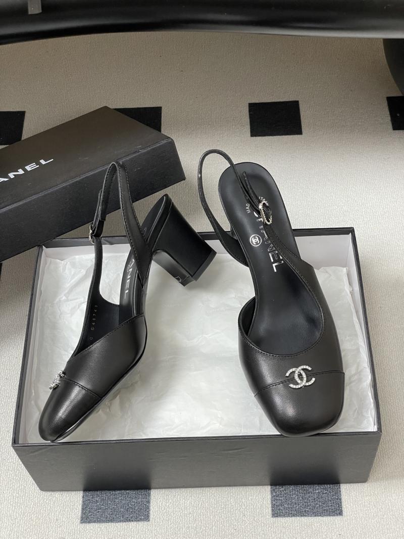 Chanel Pumps DCB121906
