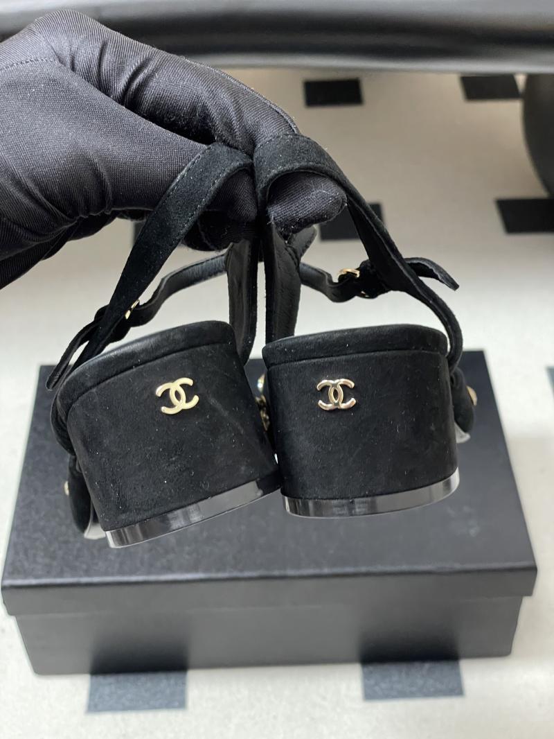 Chanel Pumps DCB121911