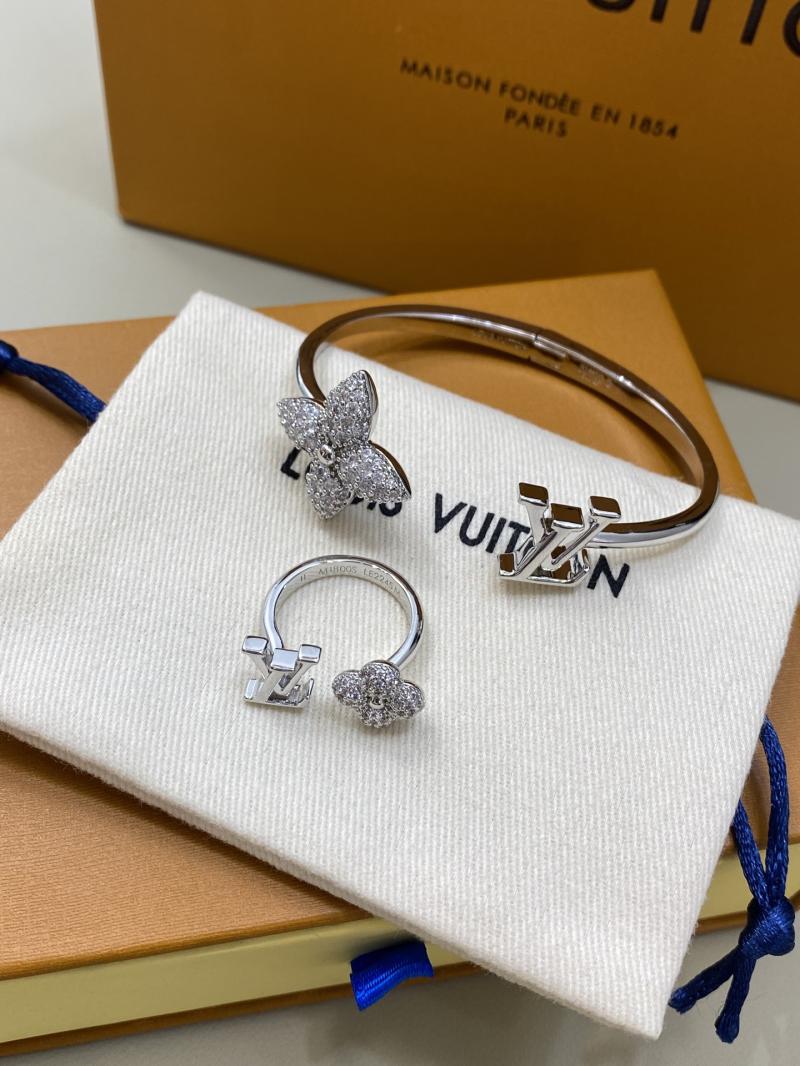 Louis Vuitton Bracelet YLE120611