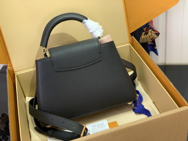 Louis Vuitton Capucines BB Black M12936
