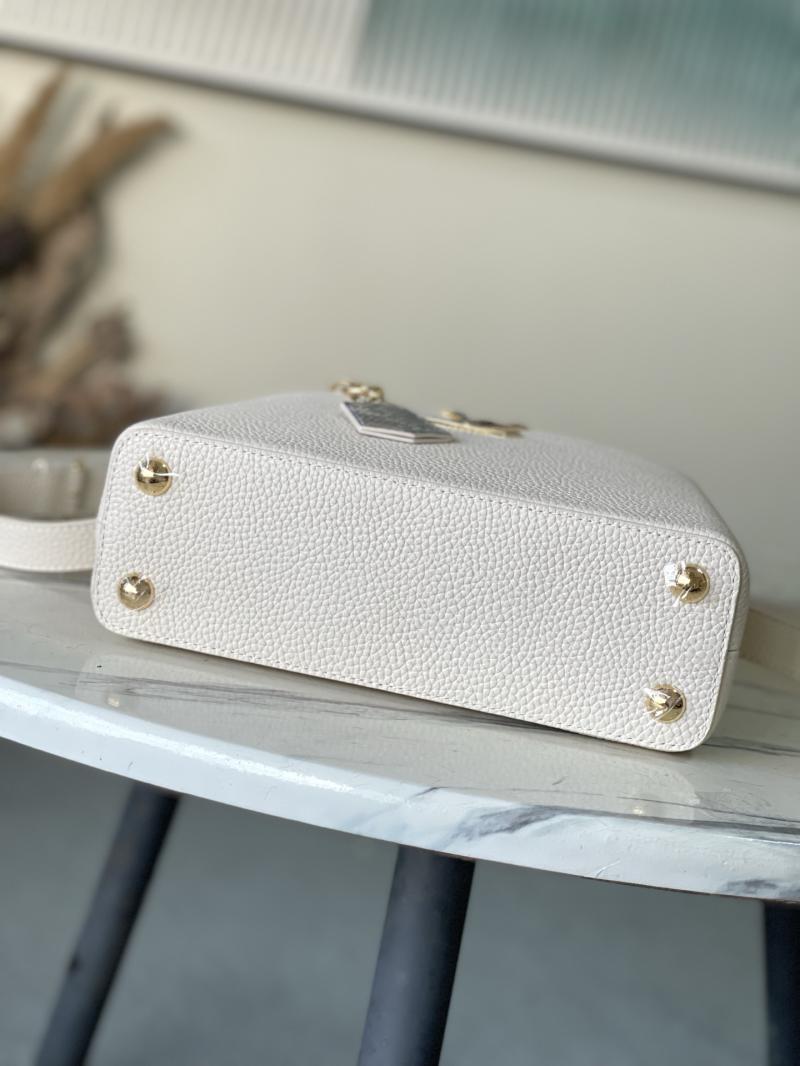 Louis Vuitton Capucines BB Cream N89369