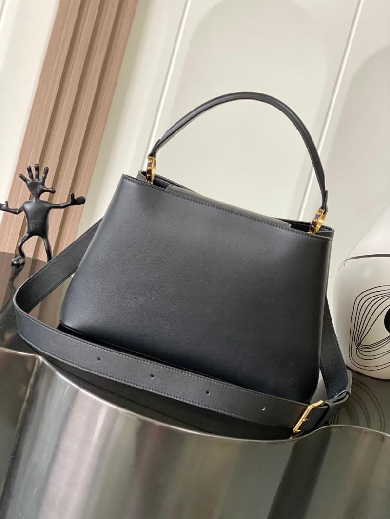 Louis Vuitton Capucines GM Souple Black M24607