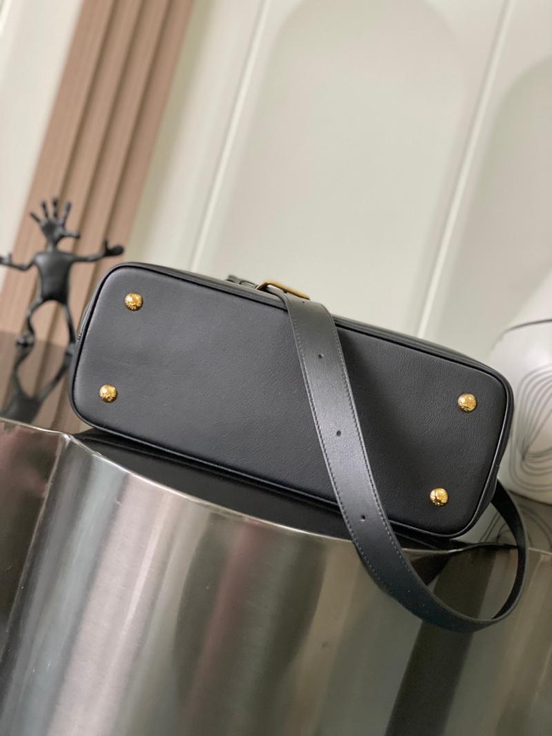 Louis Vuitton Capucines GM Souple Black M24607