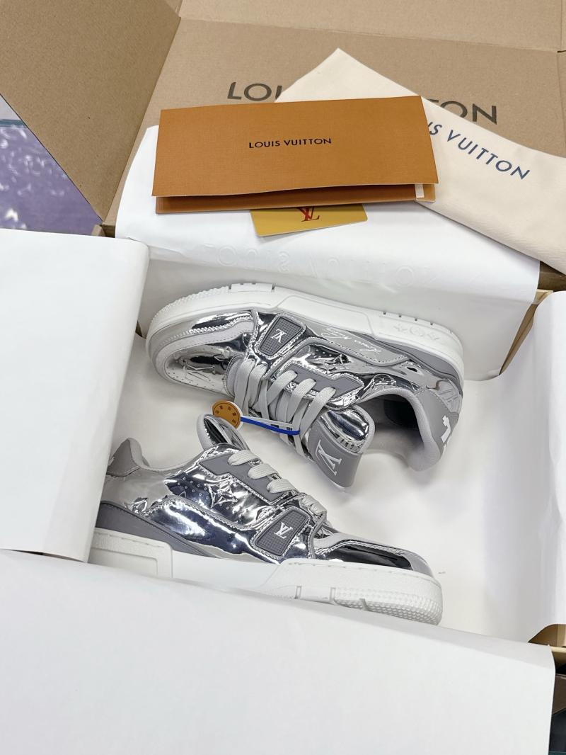 Louis Vuitton Unisex Sneakers MLS120901