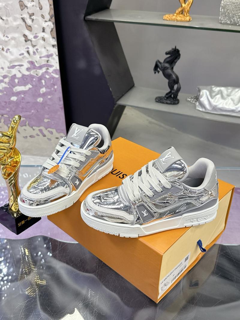 Louis Vuitton Unisex Sneakers MLS120901