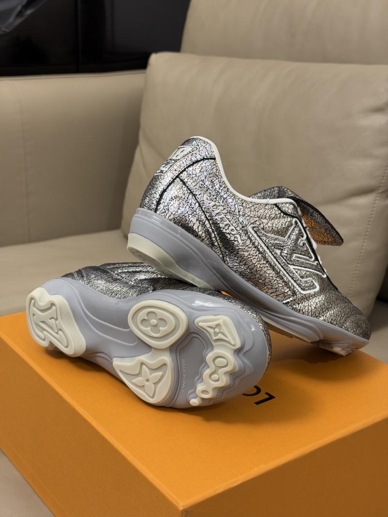 Louis Vuitton Unisex Sneakers YLS120903