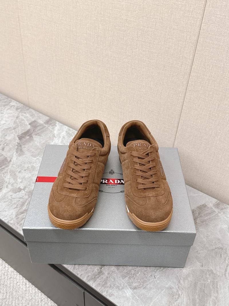 Prada Sneakers DCB121924