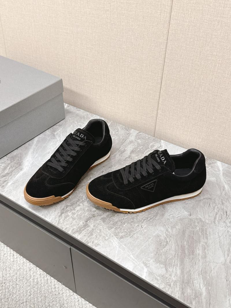 Prada Sneakers DCB121925