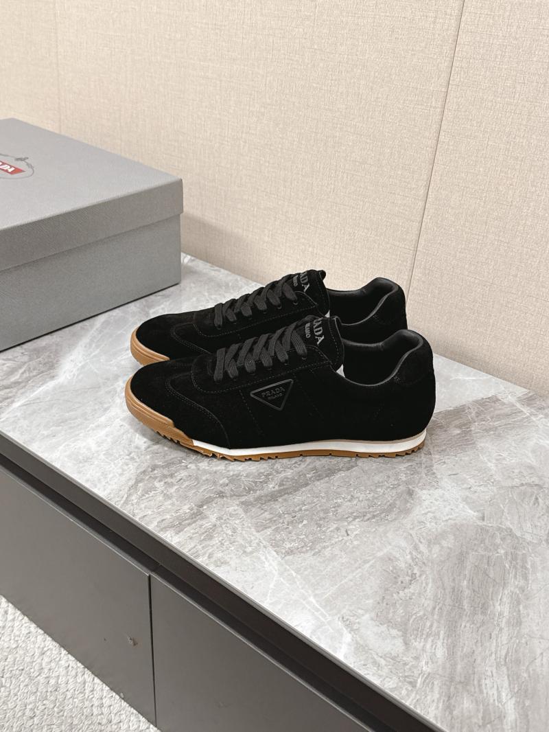 Prada Sneakers DCB121925