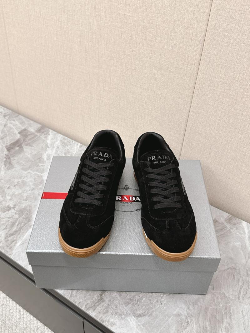 Prada Sneakers DCB121925