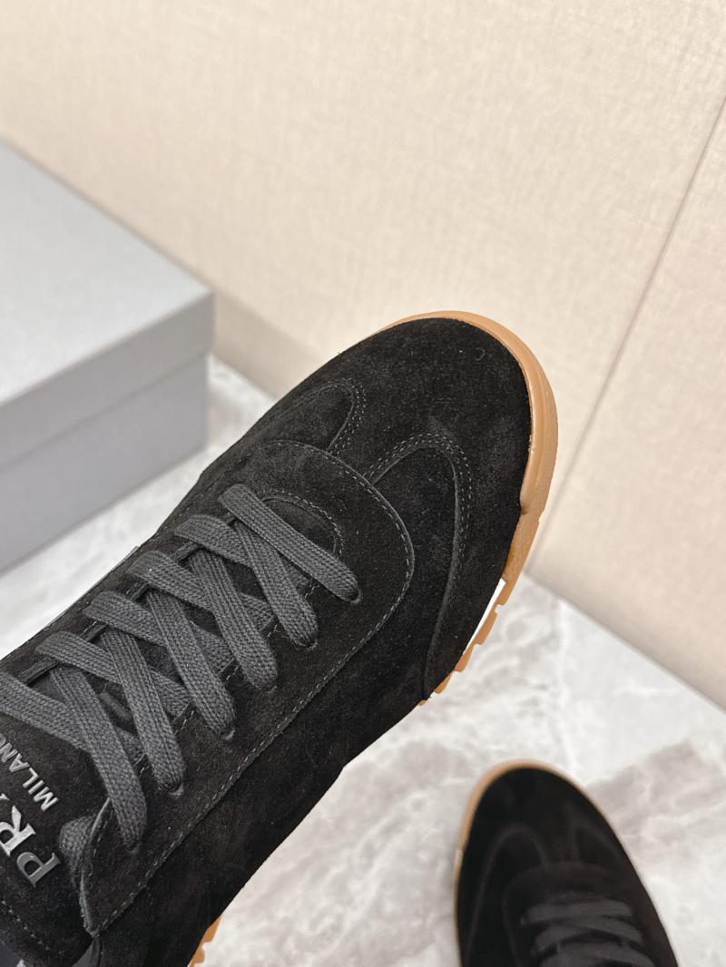 Prada Sneakers DCB121925