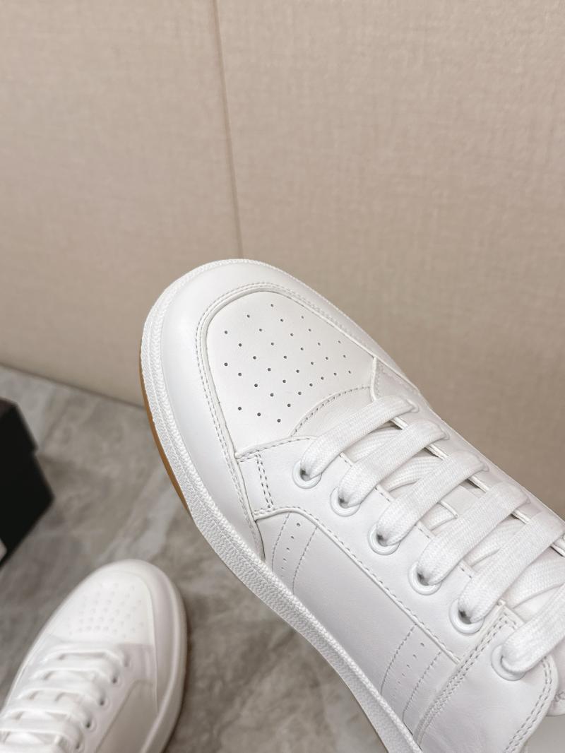 Saint Laurent Sneakers DCB121917