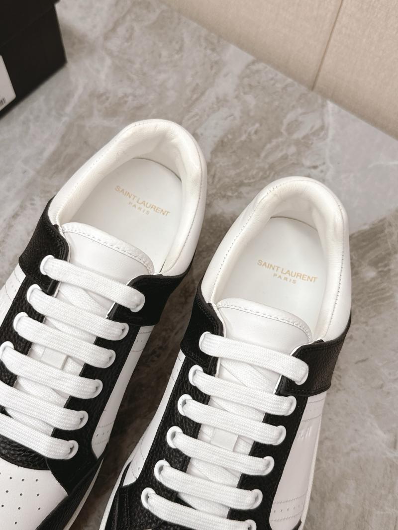 Saint Laurent Sneakers DCB121918